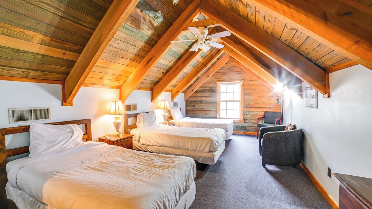 Photo of Bedroom in Springville