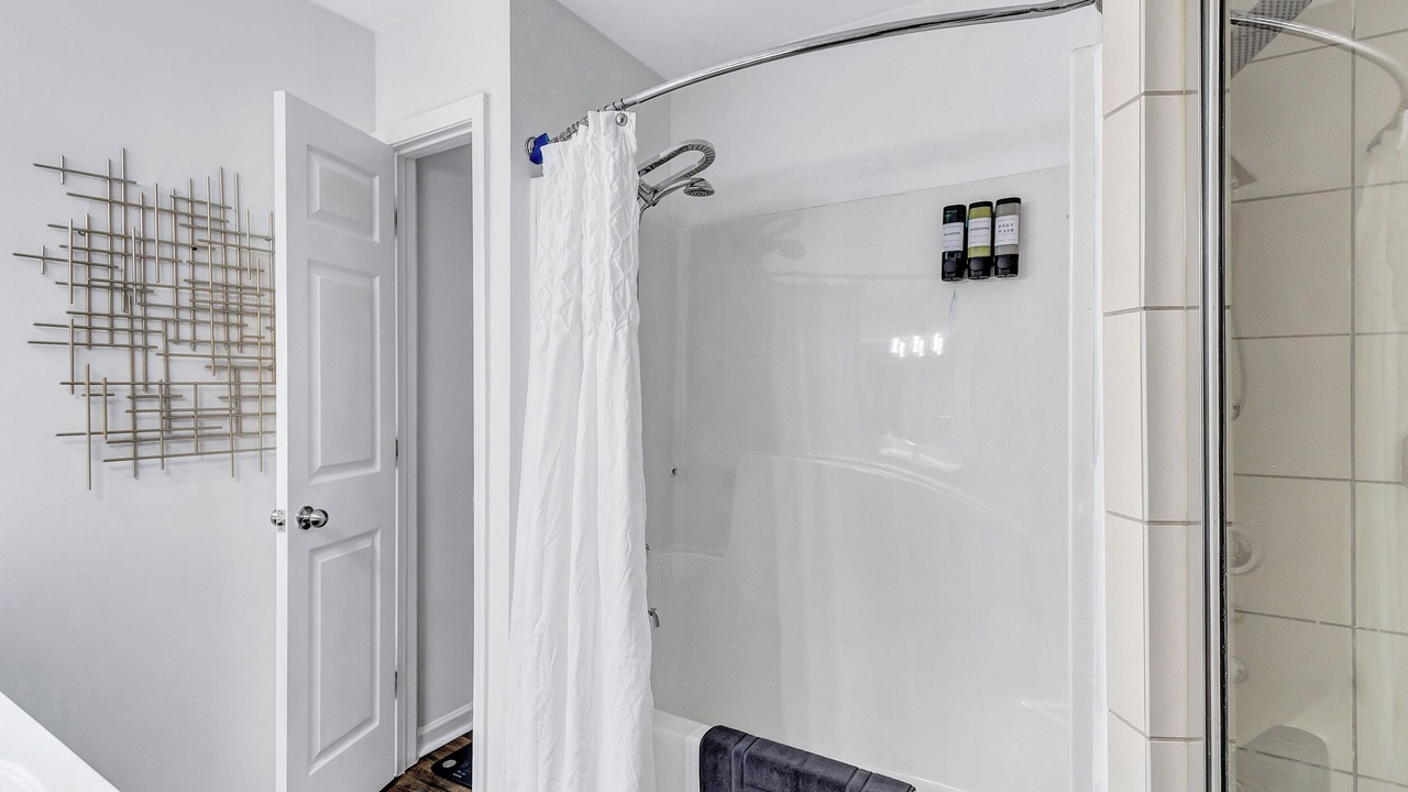 Photo of Bathroom in Collier Heights