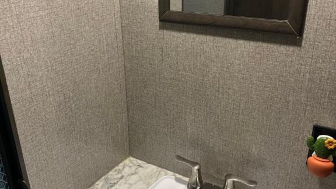 Photo of Bathroom in Kempner