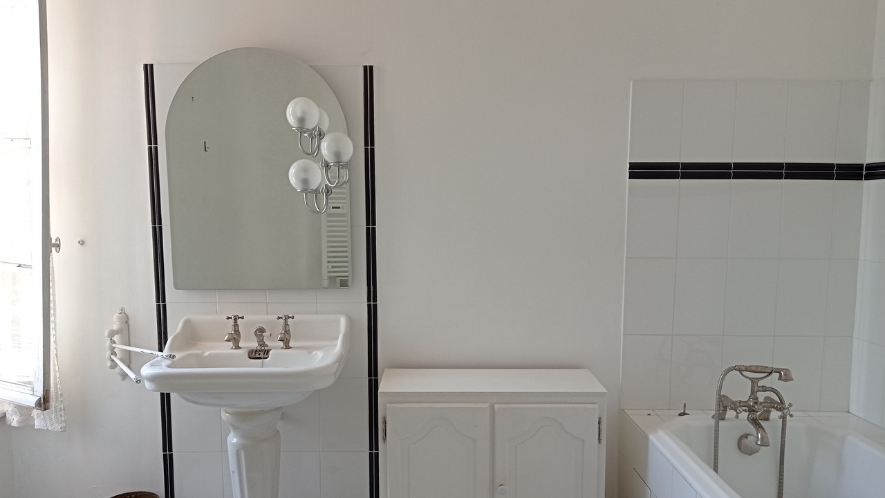 Photo of Bathroom in Ribaute-les-Tavernes
