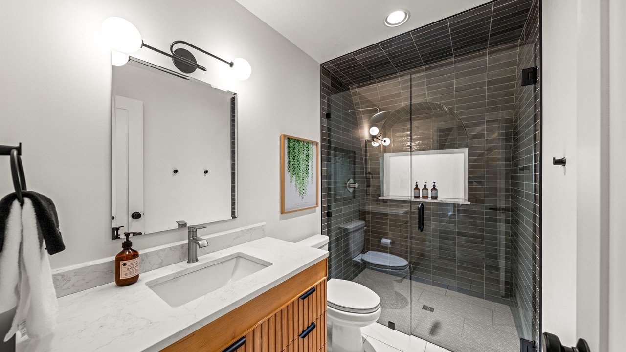 Photo of Bathroom in Ashley Oaks