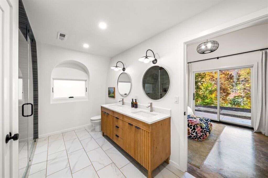 Photo of Bathroom in Ashley Oaks