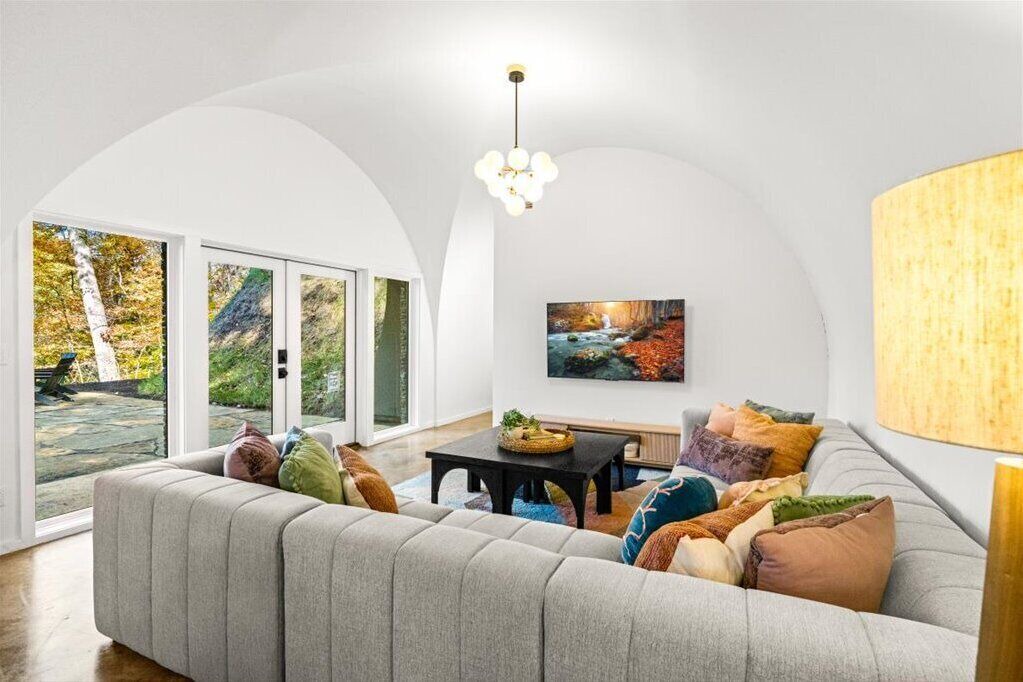 Photo of Bedroom in Ashley Oaks