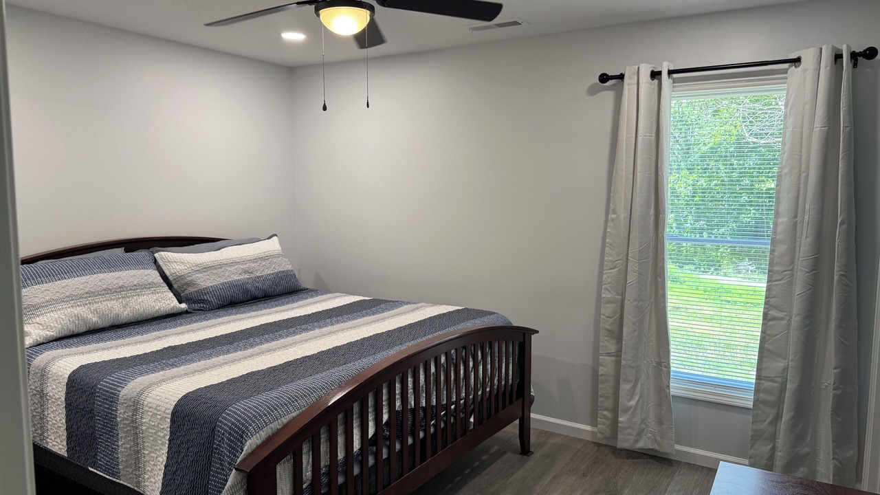 Photo of Bedroom in Benton