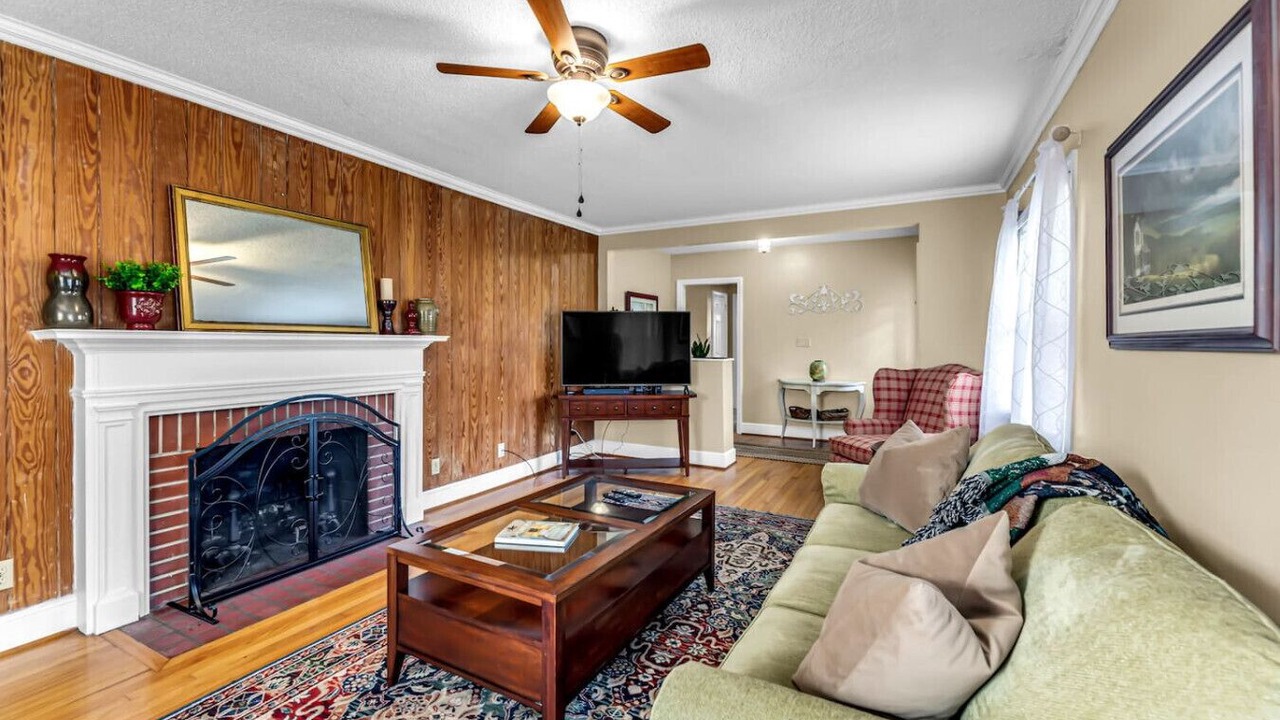 Photo of Livingroom in Greensboro