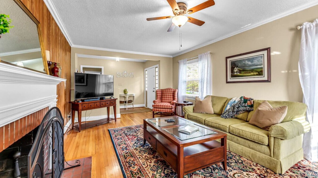Photo of Livingroom in Greensboro