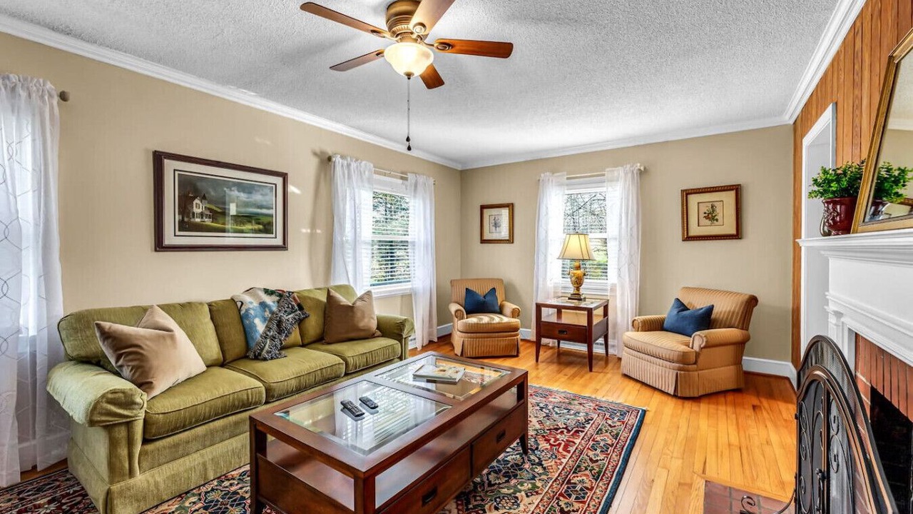 Photo of Livingroom in Greensboro