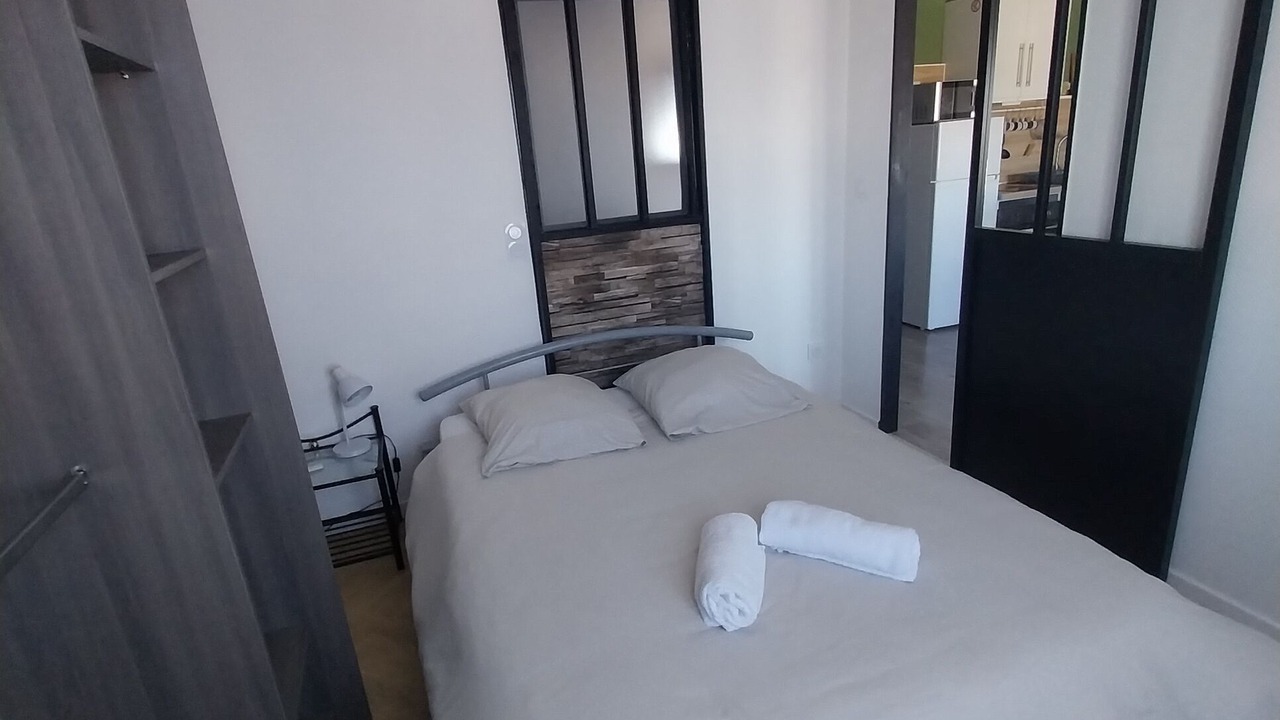 Photo of Bedroom in North district