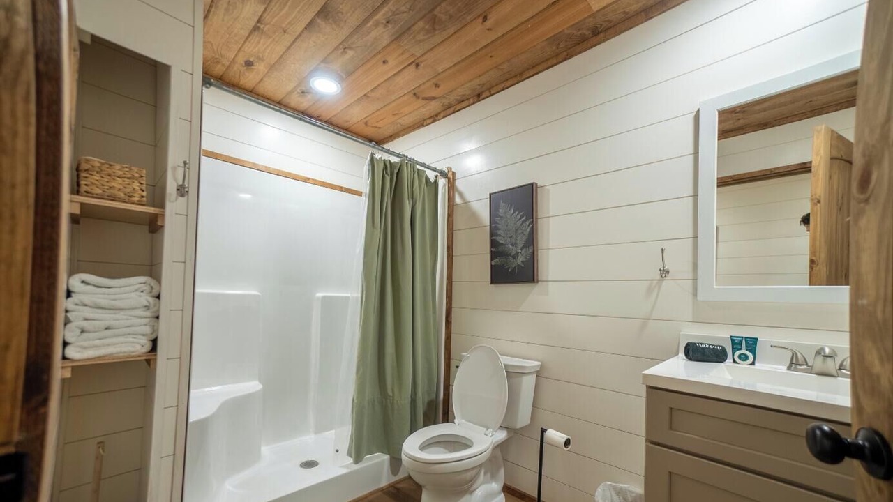 Photo of Bathroom in Fort Payne