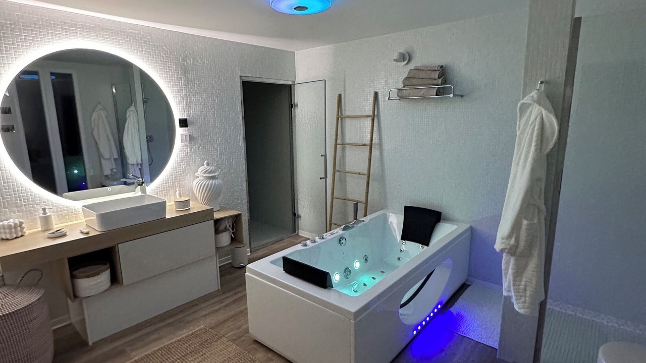 Photo of Bathroom in Caudry