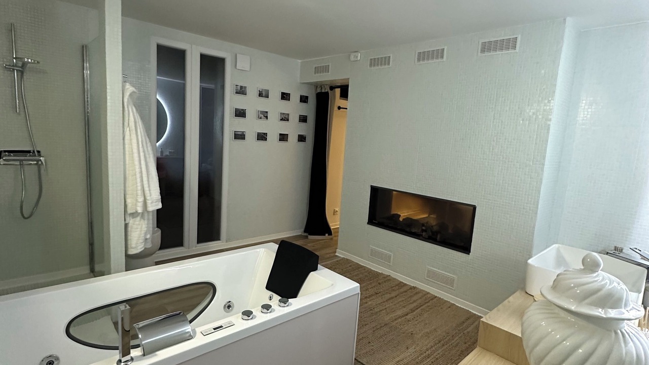 Photo of Bathroom in Caudry