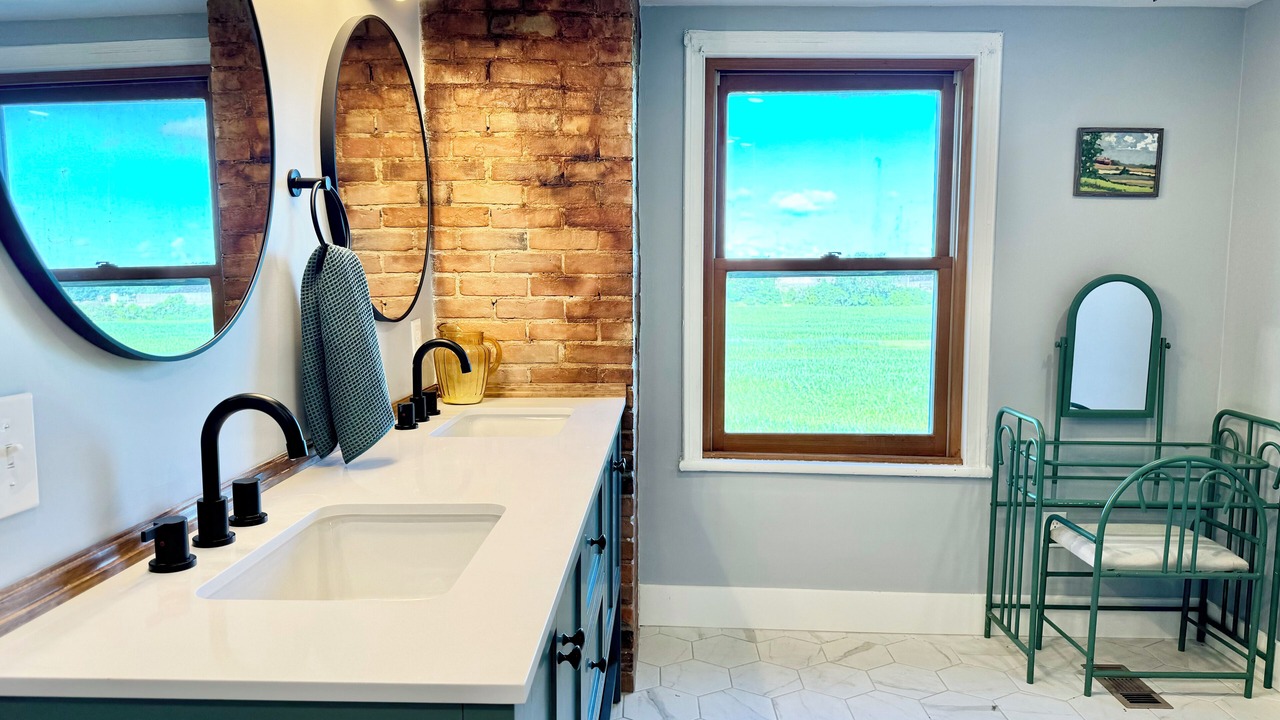 Photo of Bathroom in Town of Aurelius