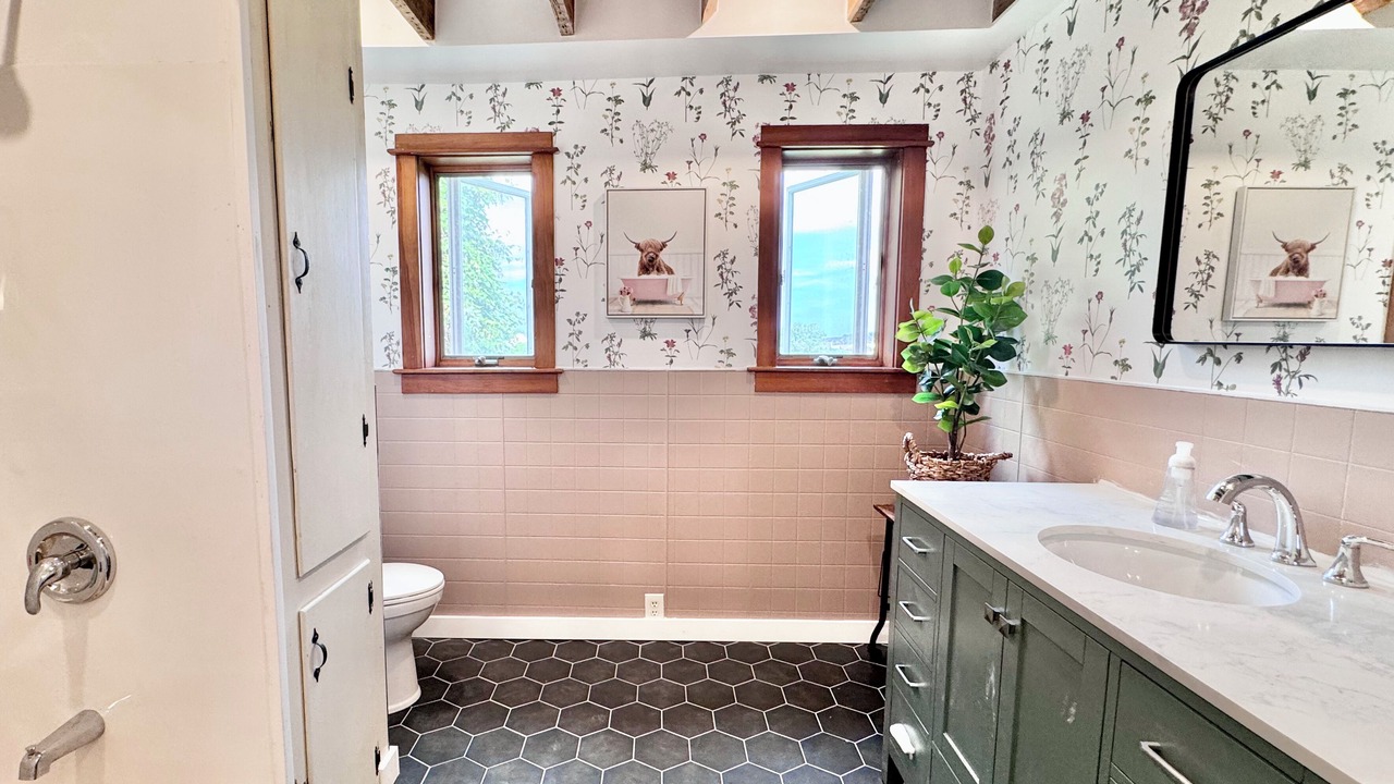 Photo of Bathroom in Town of Aurelius