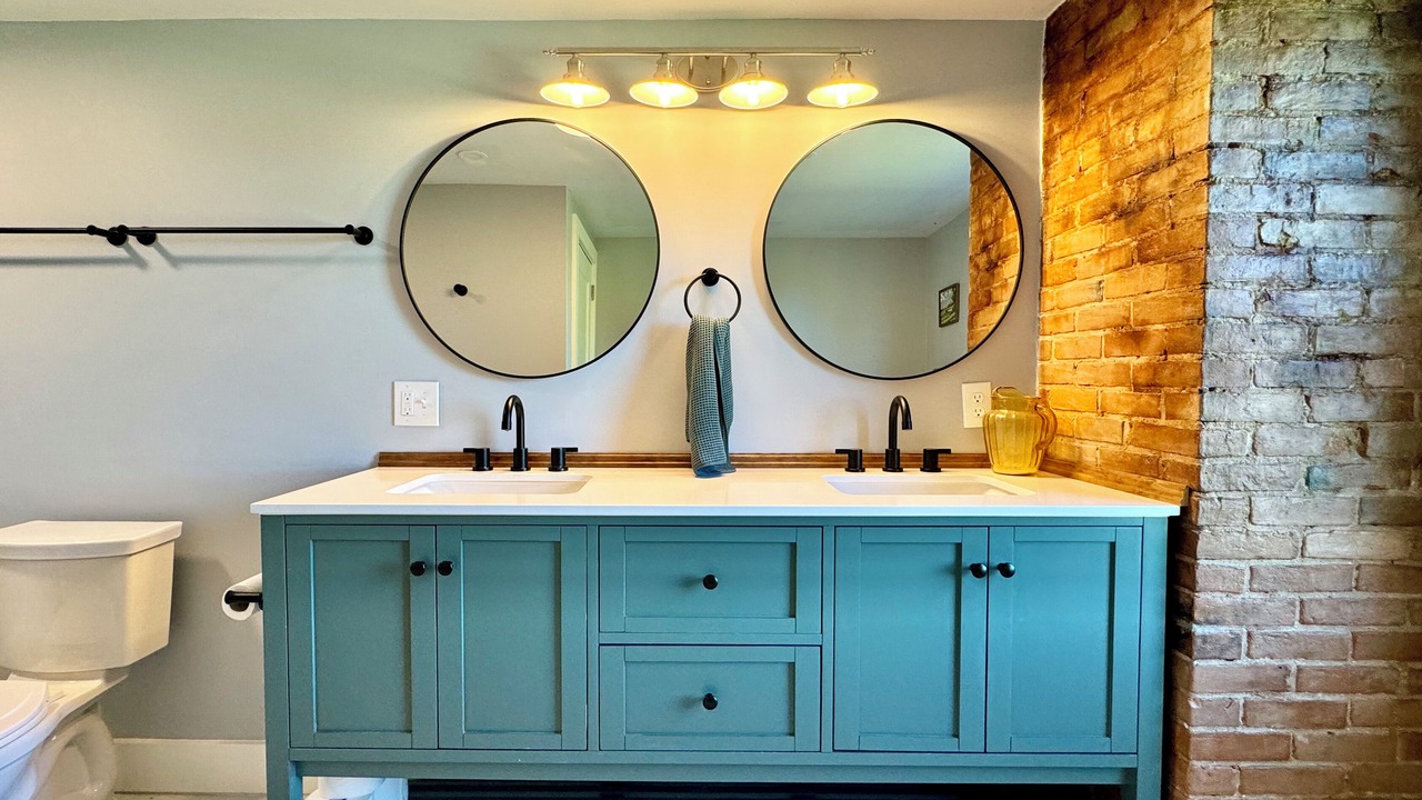 Photo of Bathroom in Town of Aurelius