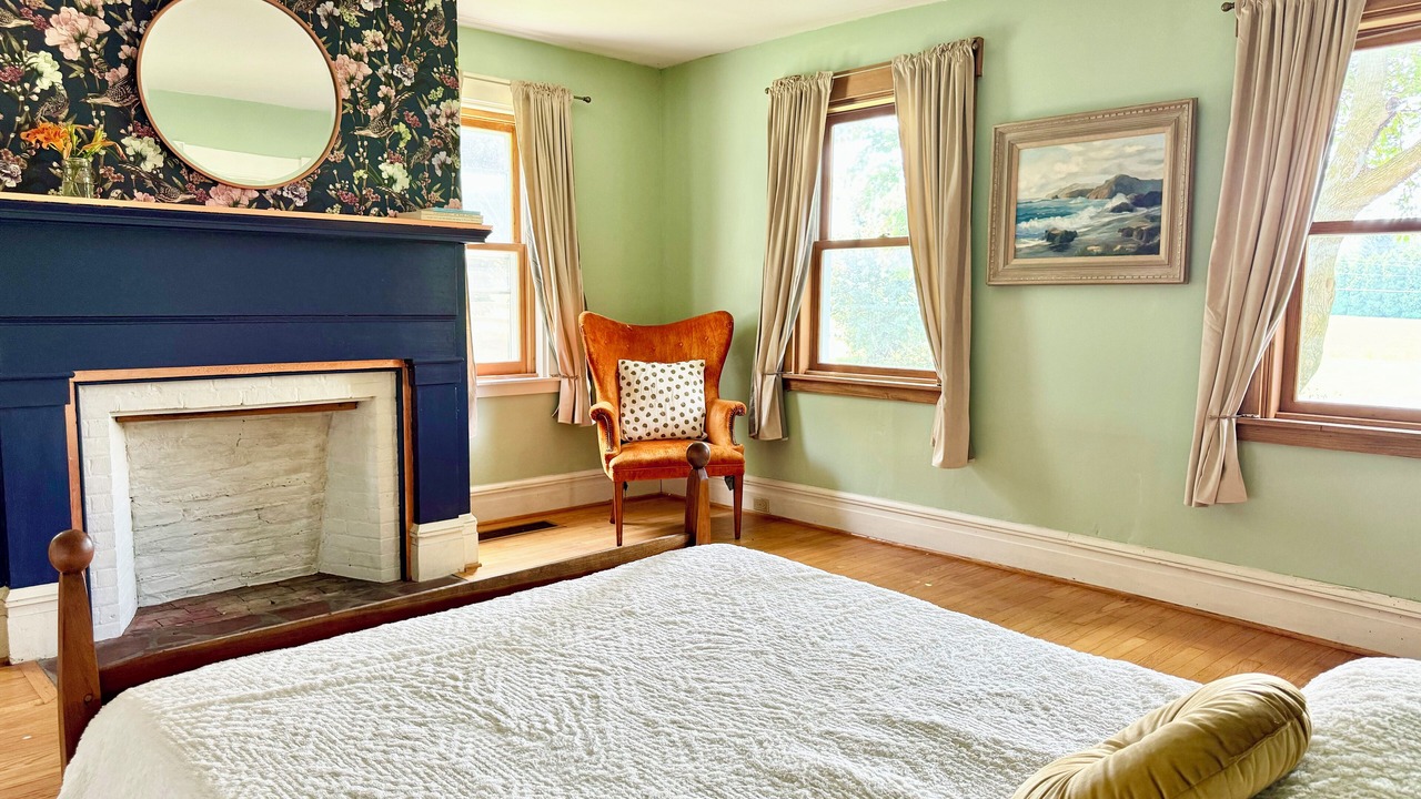 Photo of Bedroom in Town of Aurelius
