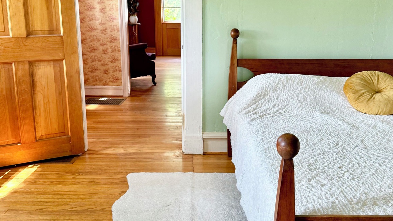 Photo of Bedroom in Town of Aurelius