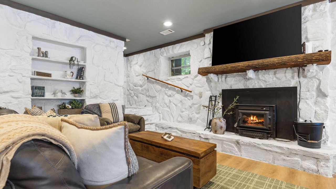 Photo of Livingroom in Morganton