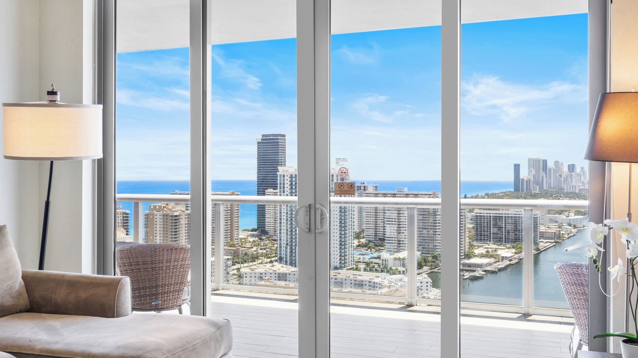 Photo of Livingroom in Hallandale Beach
