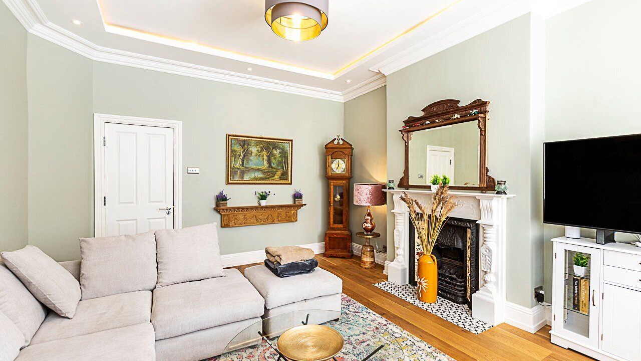 Photo of Livingroom in Ealing Common