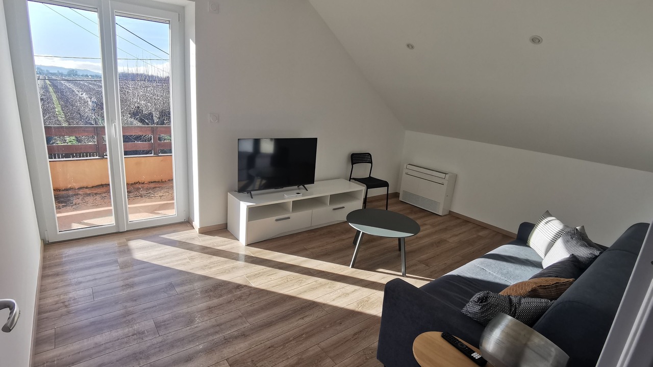 Photo of Livingroom in Bouge-Chambalud