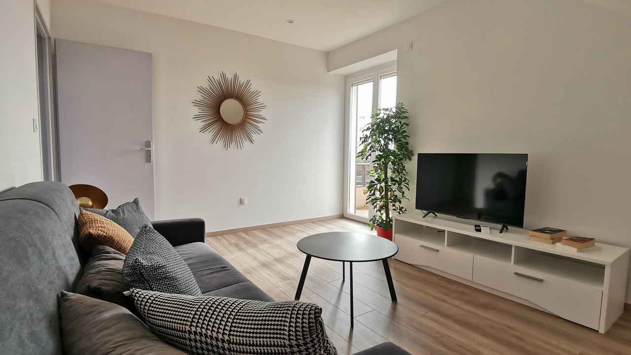 Photo of Livingroom in Bouge-Chambalud