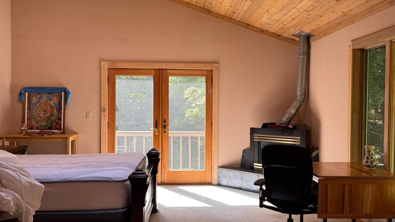 Photo of Bedroom in Town of Lloyd