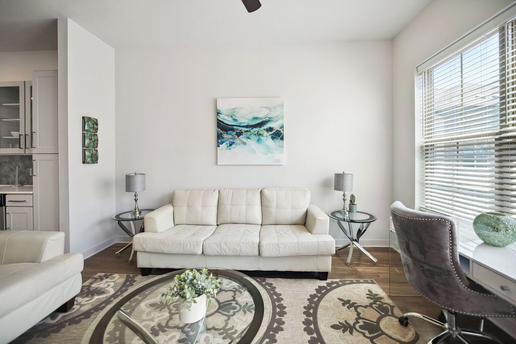 Photo of Livingroom in Addison