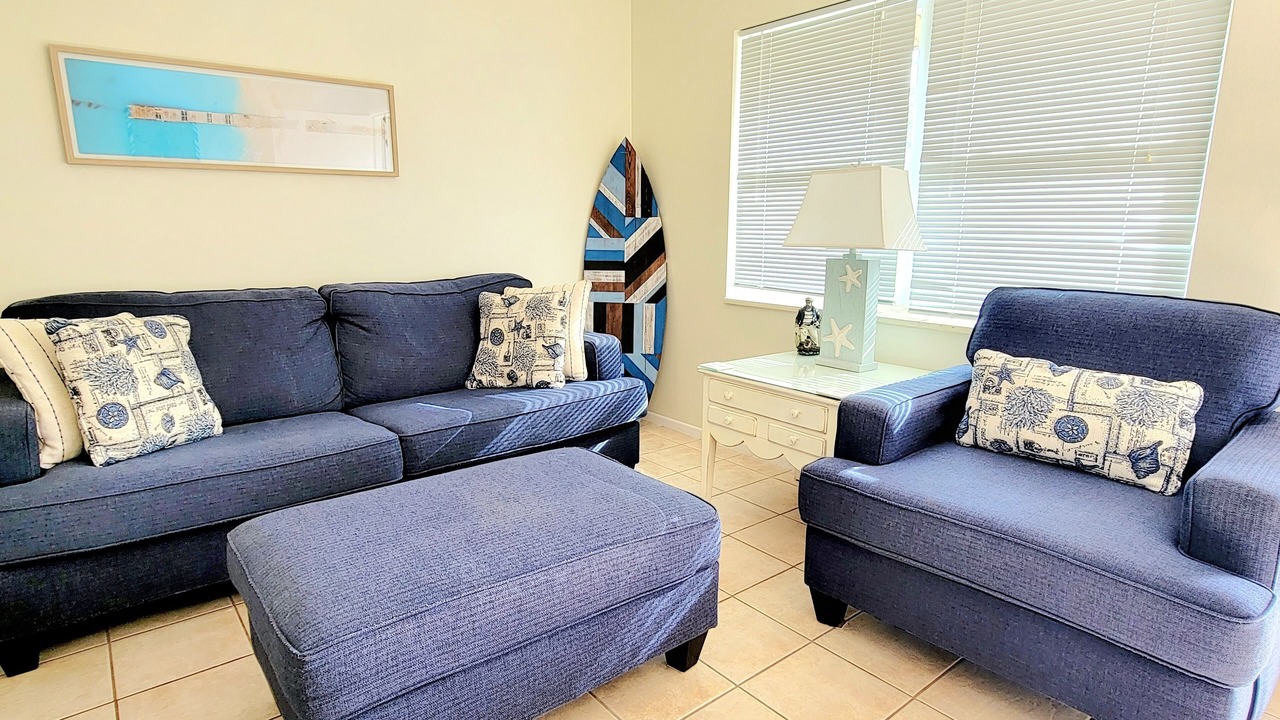 Photo of Livingroom in Englewood East