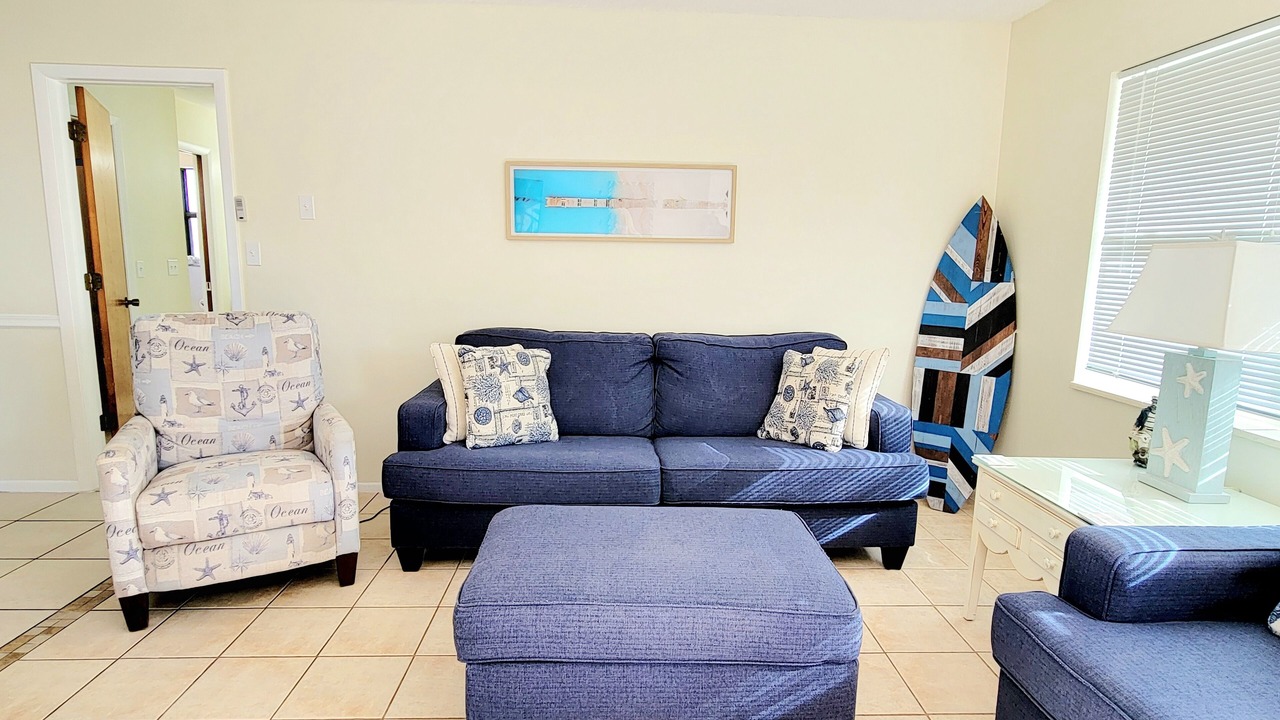 Photo of Livingroom in Englewood East