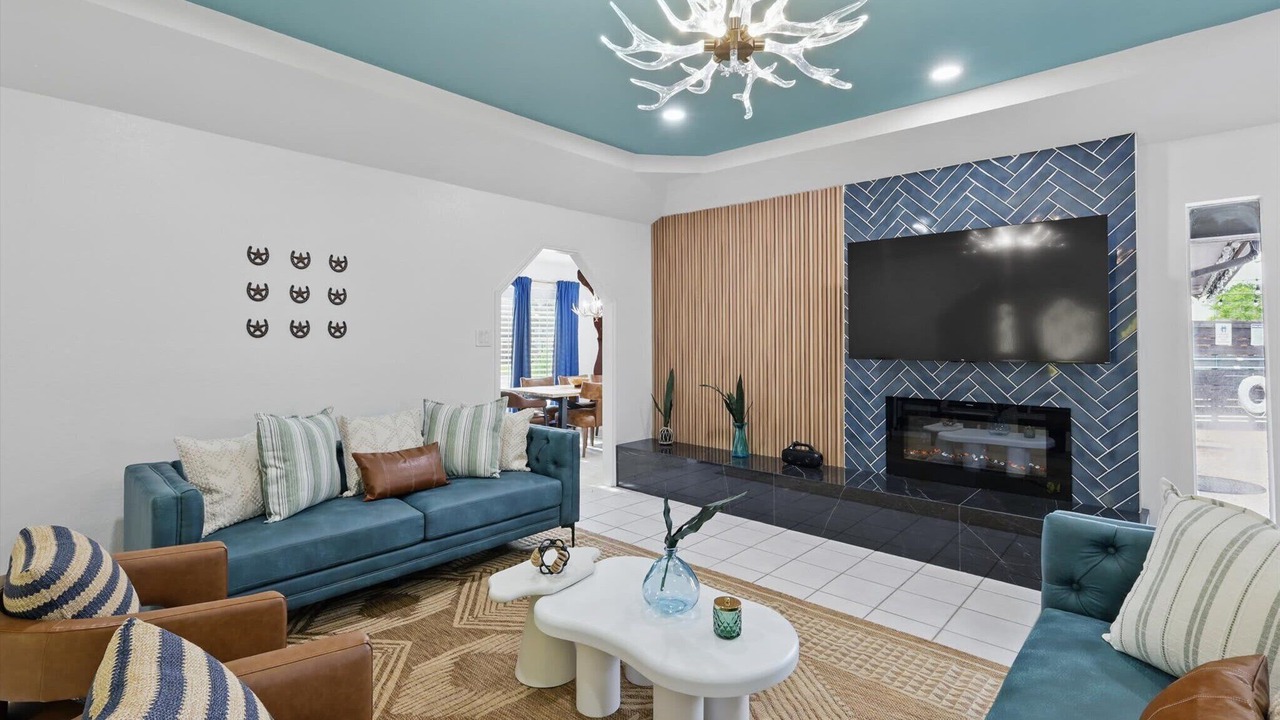Photo of Livingroom in Keller
