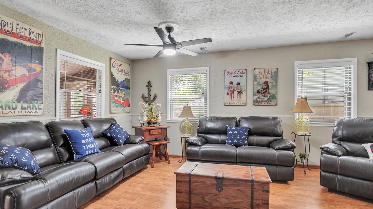 Photo of Livingroom in Grove