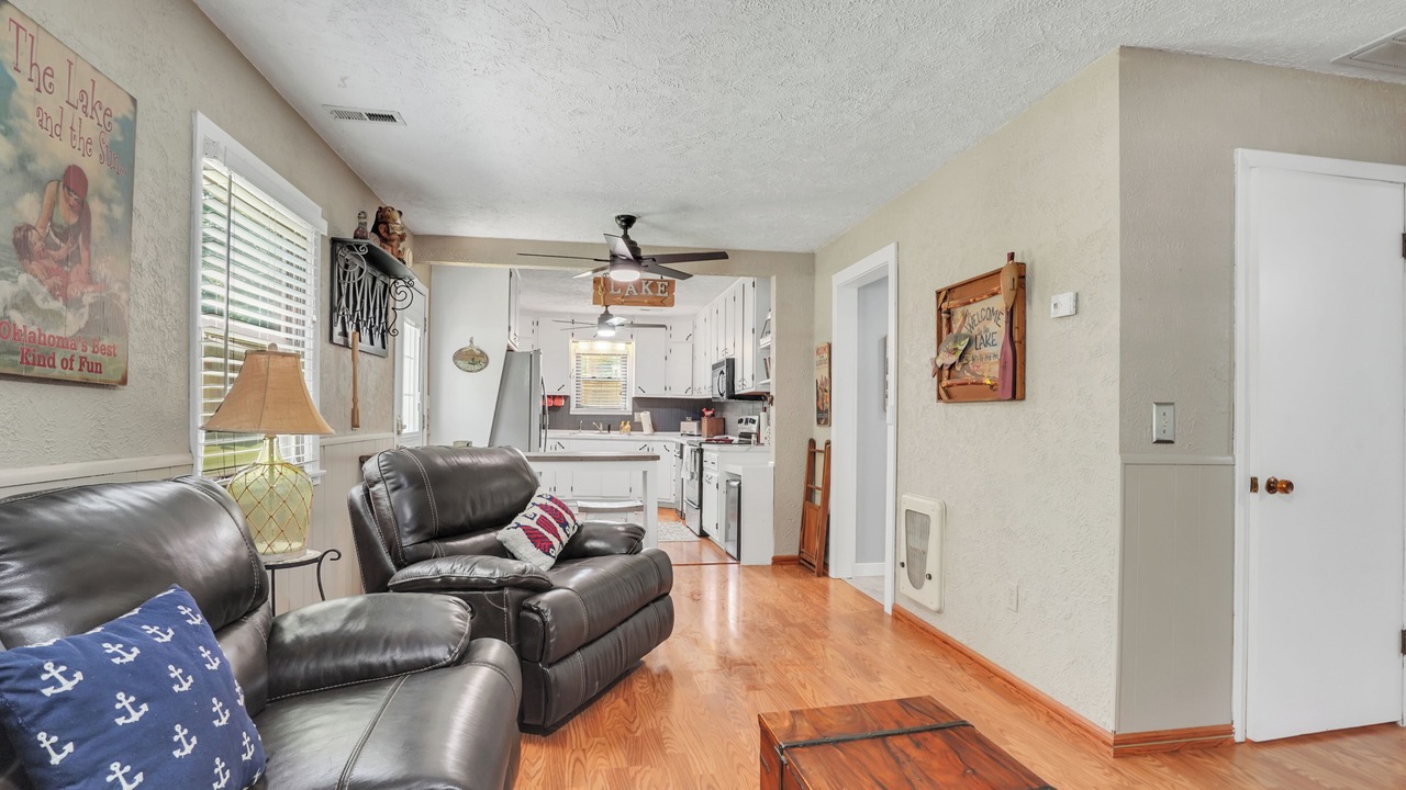 Photo of Livingroom in Grove