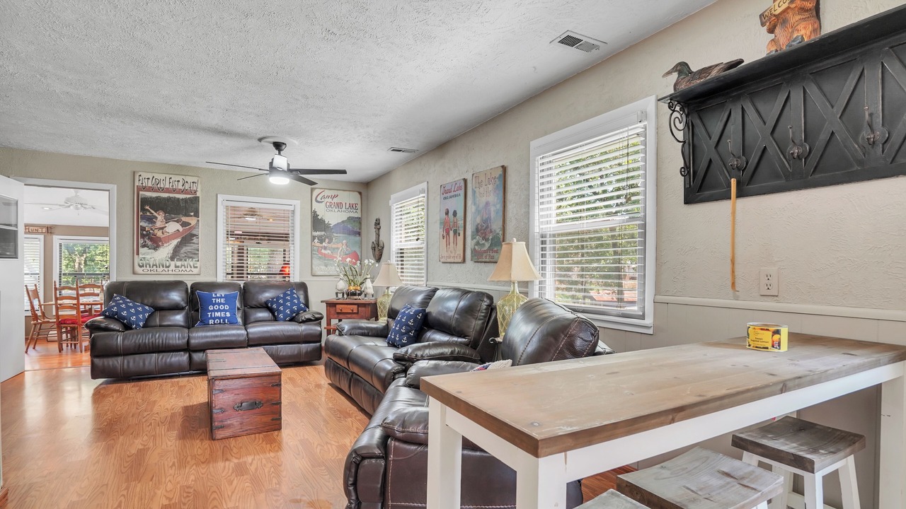 Photo of Livingroom in Grove