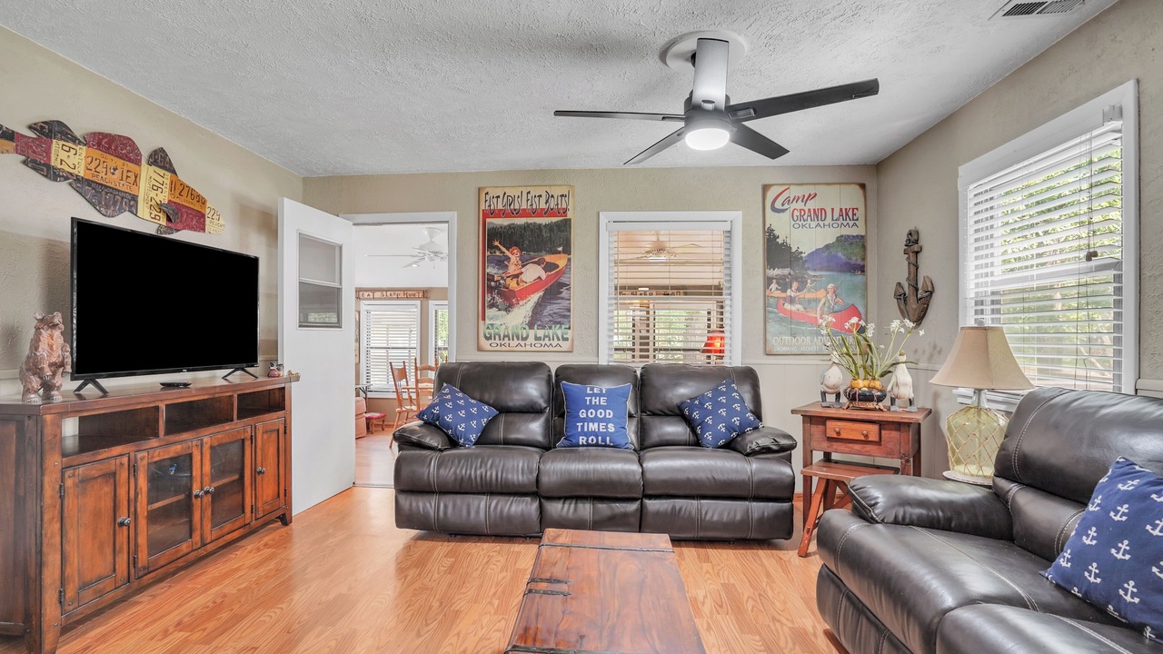 Photo of Livingroom in Grove