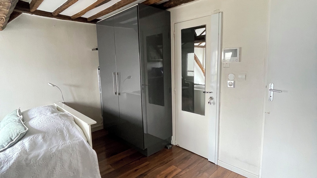 Photo of Bedroom in 8th Arrondissement