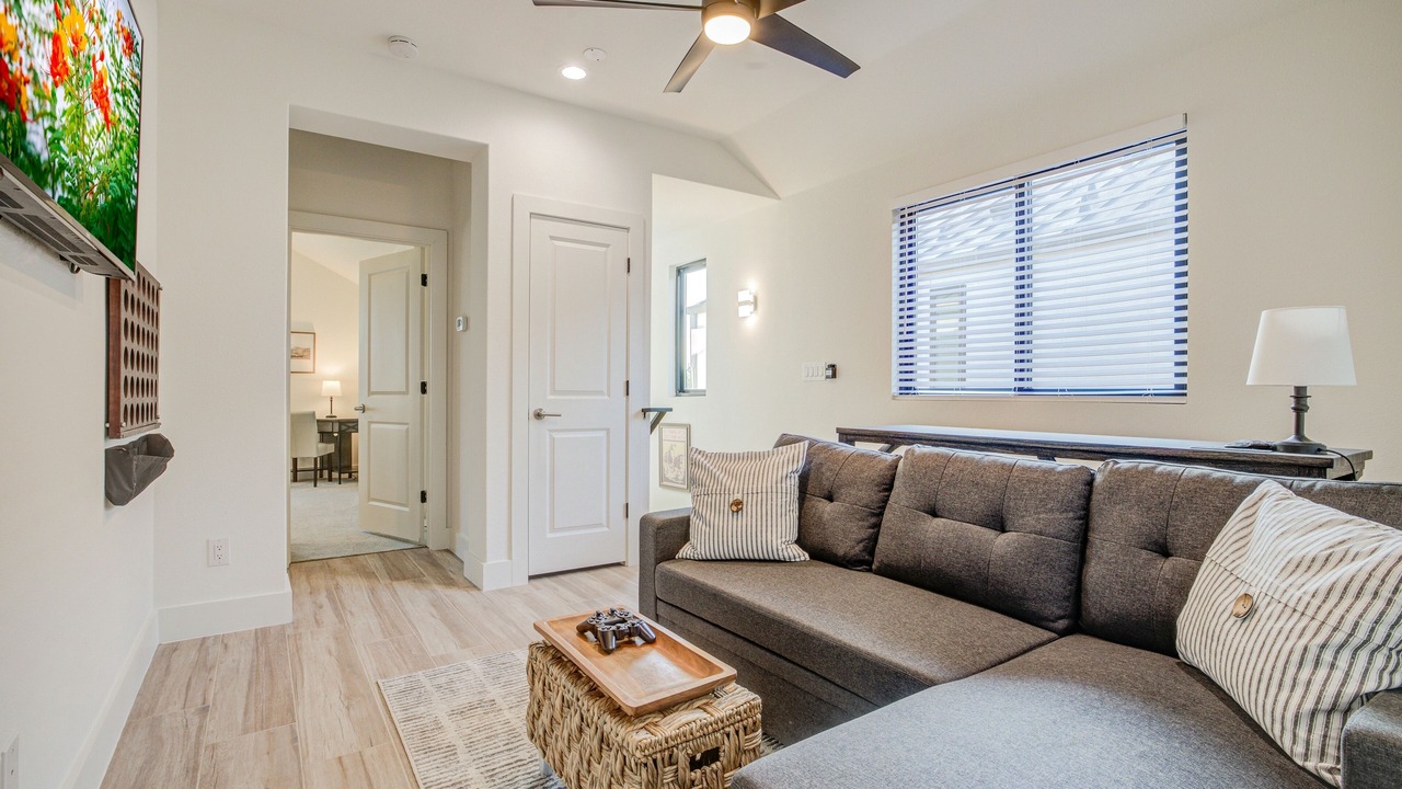Photo of Livingroom in Mahncke Park