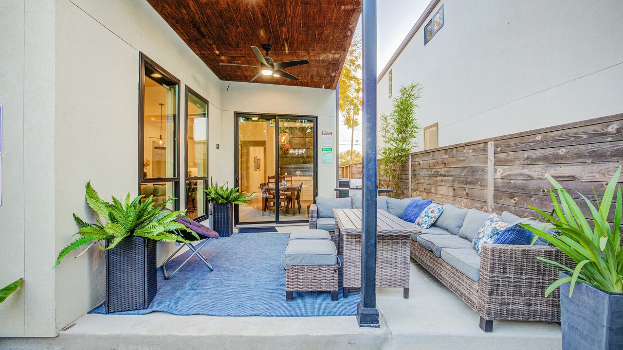 Photo of Patio Balcony in Mahncke Park