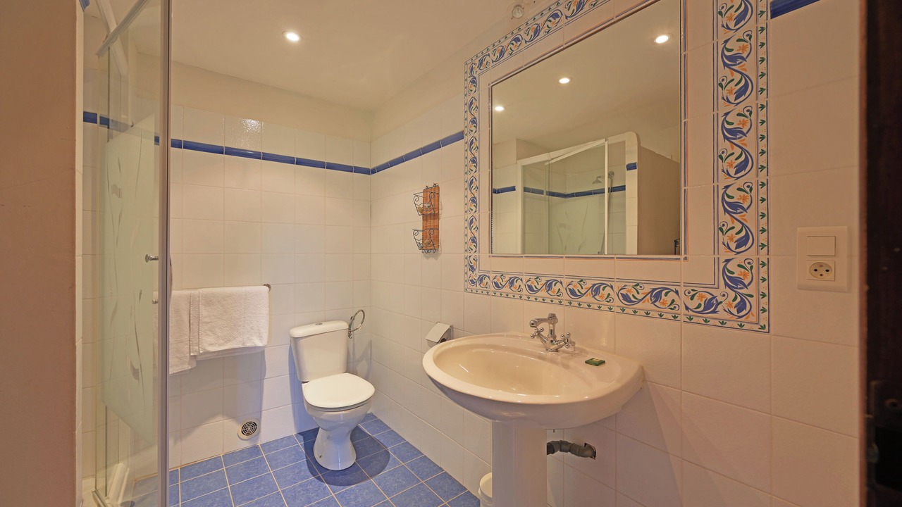 Photo of Bathroom in Caderousse
