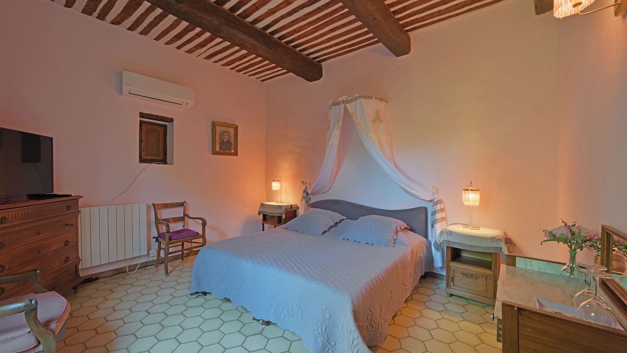 Photo of Bedroom in Caderousse