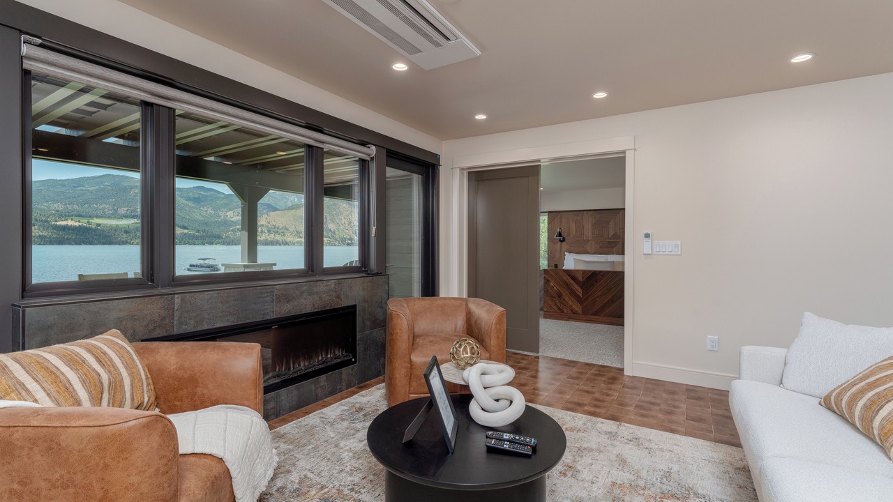 Photo of Livingroom in Wapato Point