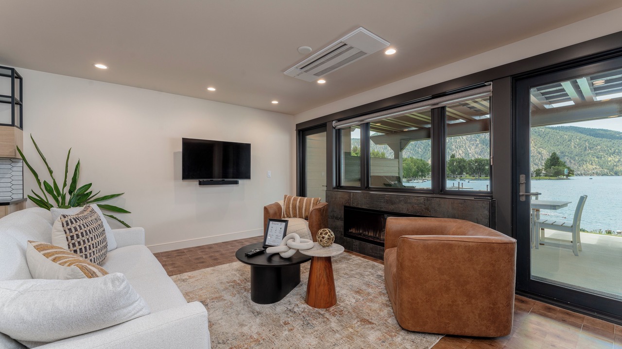 Photo of Livingroom in Wapato Point