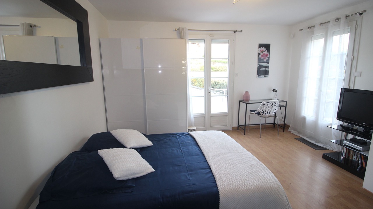 Photo of Bedroom in Varennes-Jarcy