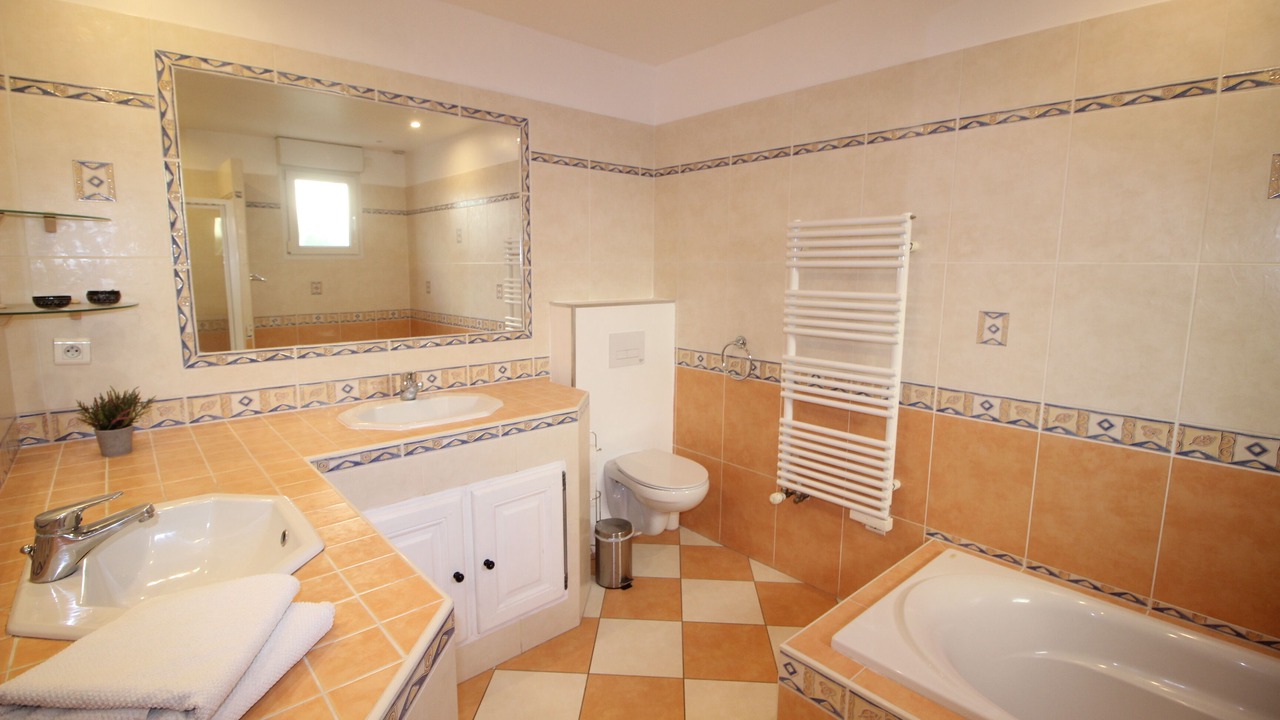 Photo of Bathroom in Varennes-Jarcy