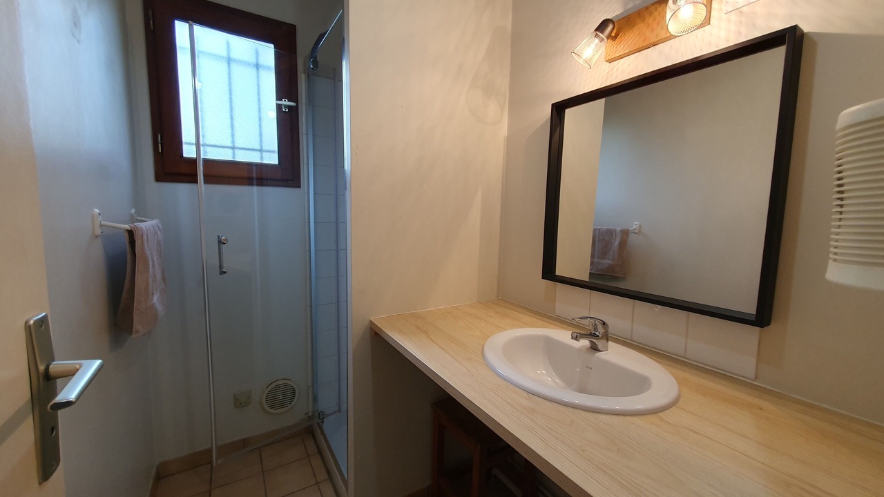 Photo of Bathroom in Noaillan