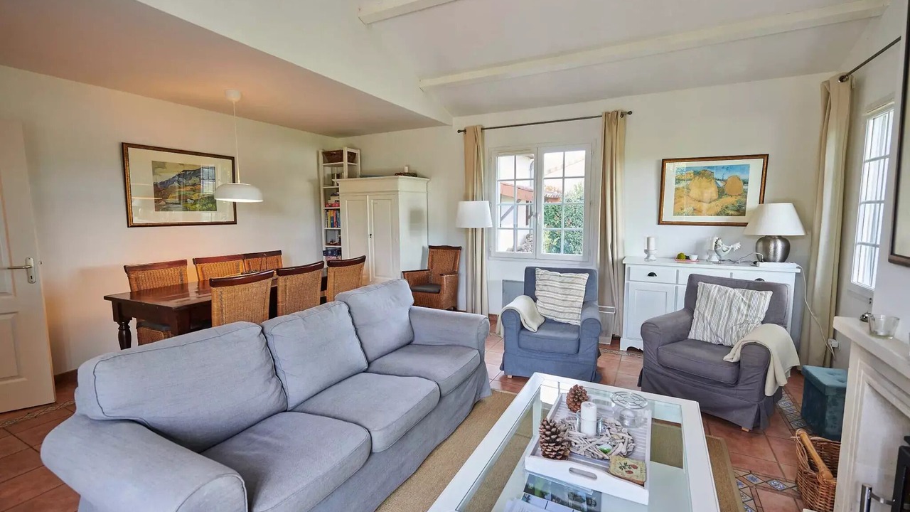 Photo of Livingroom in Vasles