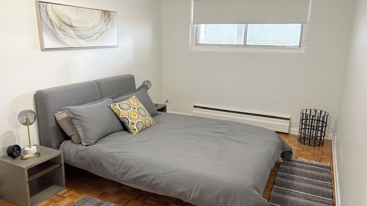 Photo of Bedroom in Cote-Saint-Luc