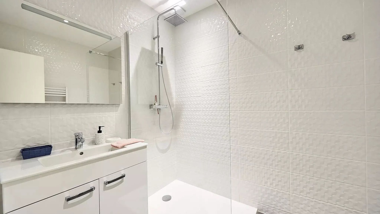 Photo of Bathroom in Mauroux
