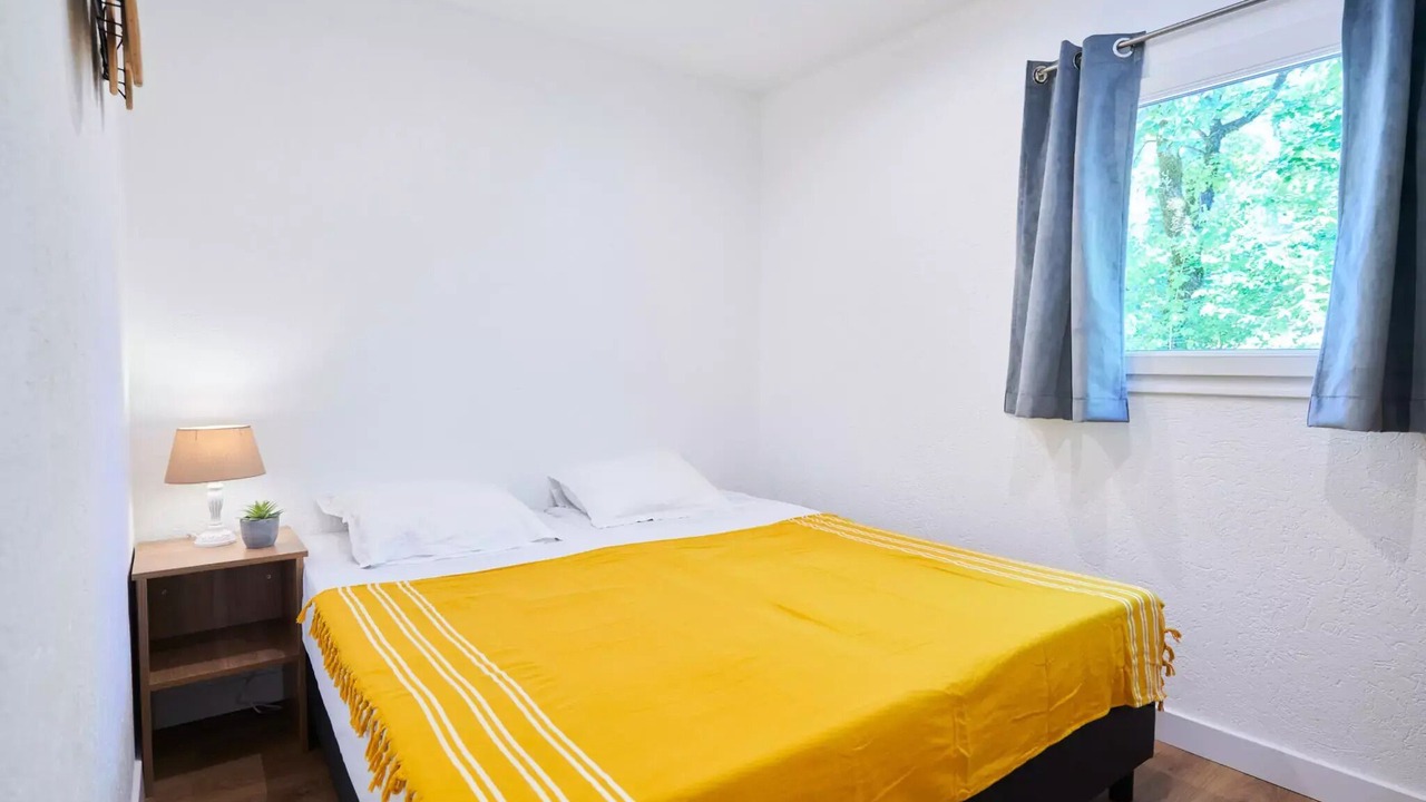 Photo of Bedroom in Mauroux
