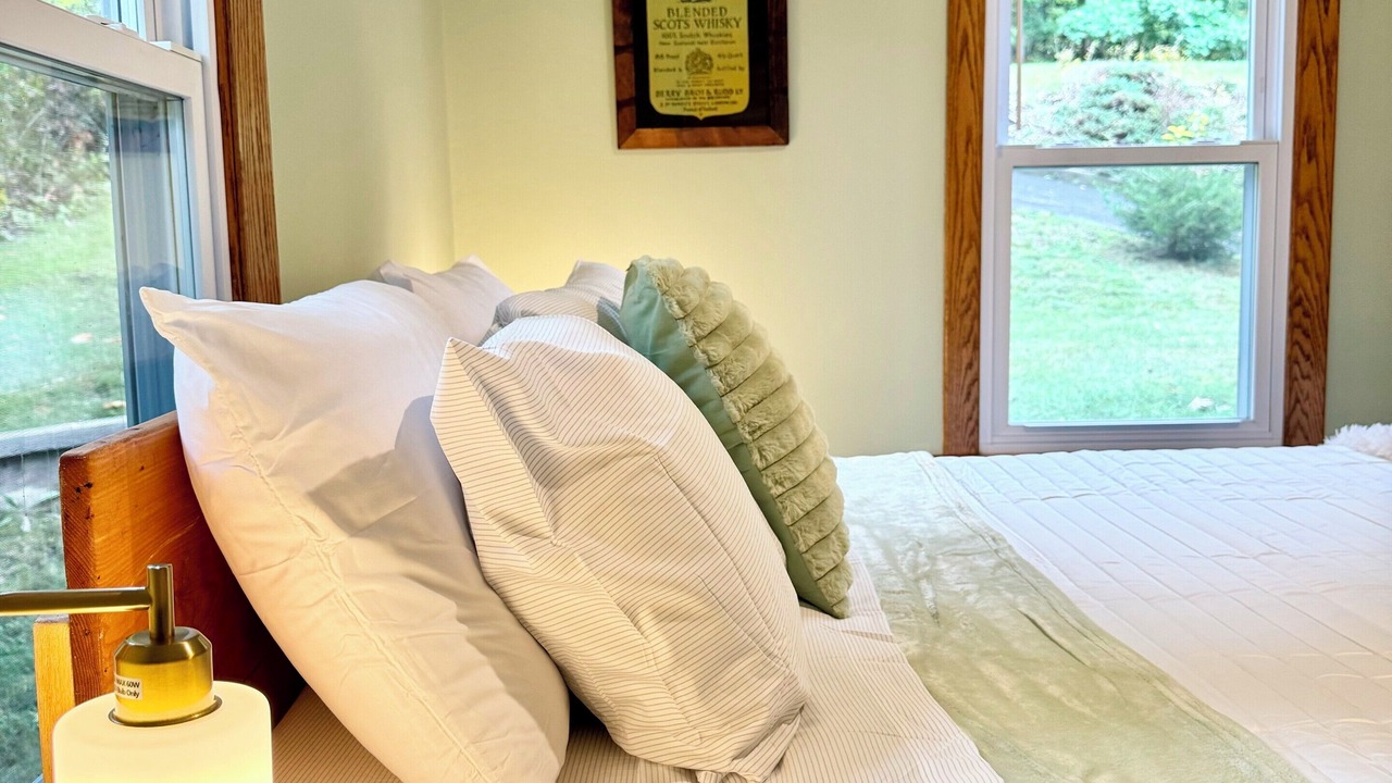 Photo of Bedroom in Lansing