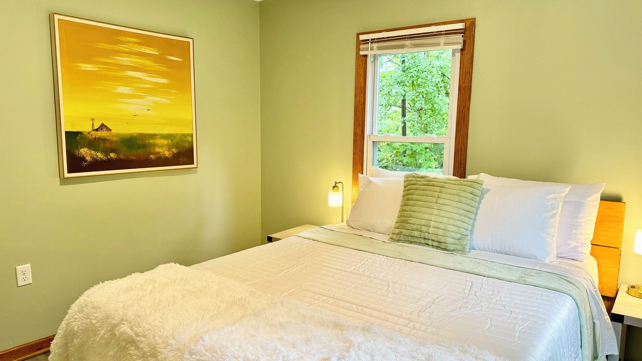 Photo of Bedroom in Lansing